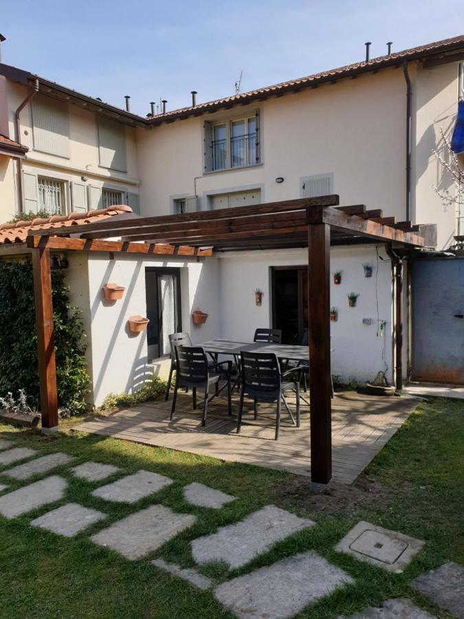 Bed and Breakfast Le Tre Arti Gavirate Exterior foto