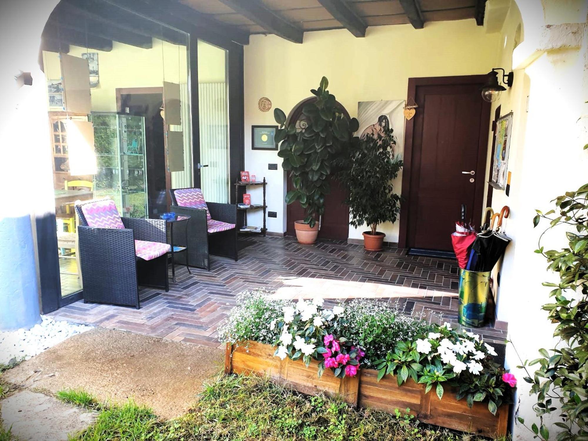 Bed and Breakfast Le Tre Arti Gavirate Exterior foto